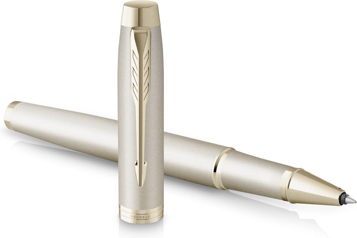 Parker im monochrome rollerballpen | zwarte inkt | champagnekleurige afwerking en details | fijne punt | met geschenkdoos