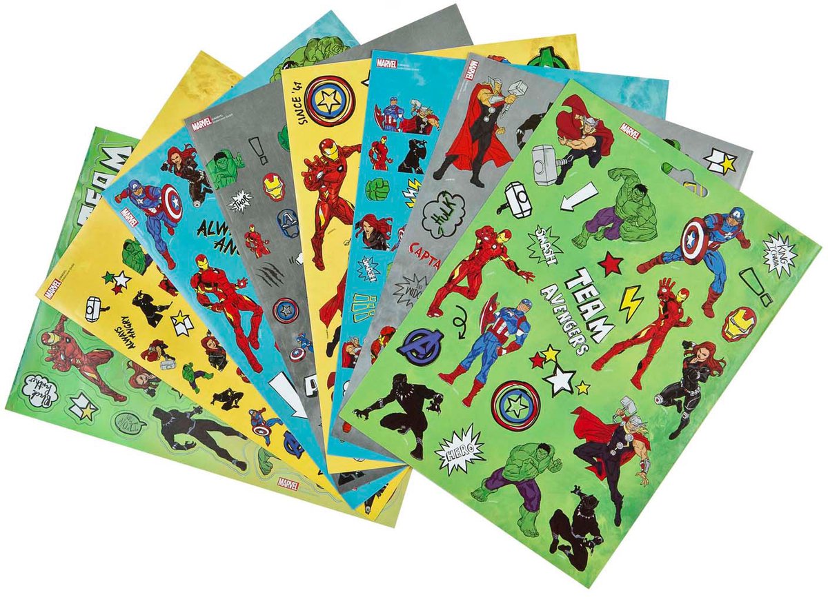 Undercover stickerboek avengers met 8 vellen