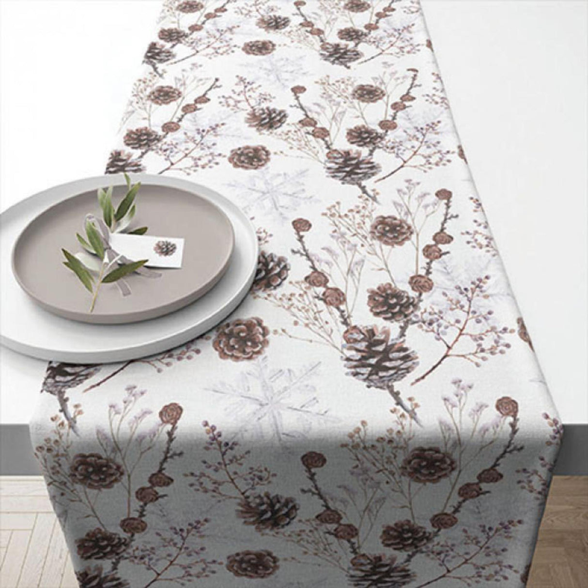 Ambiente tafelloper pine cones wit