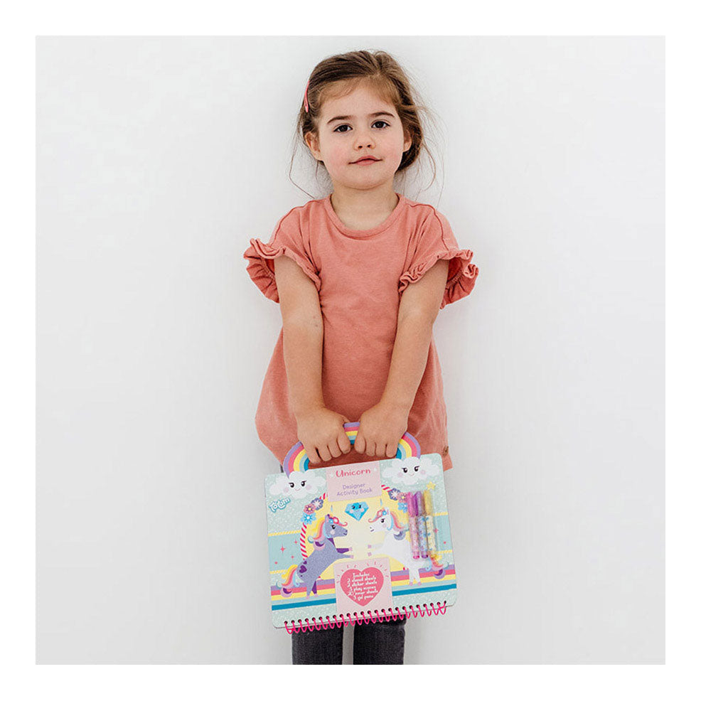 Totum unicorn designer vakantie doeboek stickeren, tekenen en schrijven - creatief speelgoed meisjes vanaf 3 jaar - 25 delig - incl. stickers en sjablonen knutselen