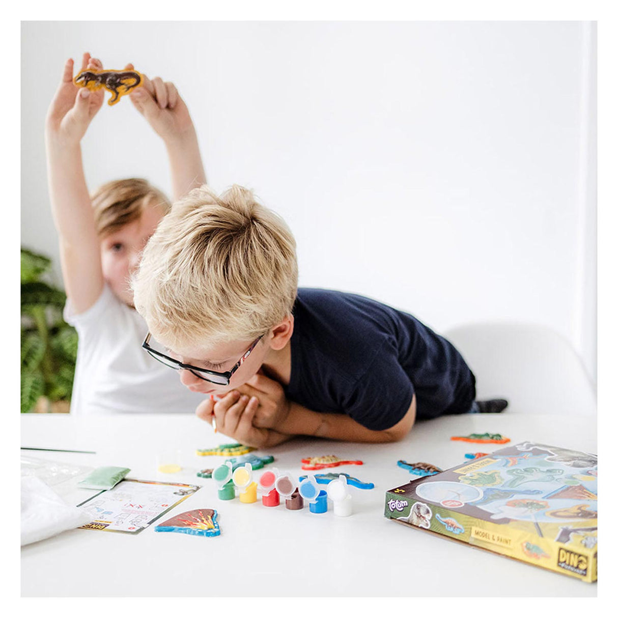 Totum dino forever - gips gieten en schilderen