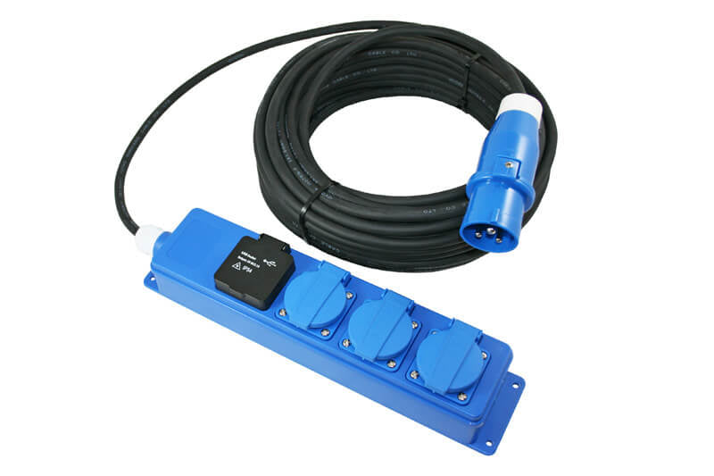 Quatro unit cee 3 weg schuko stekkerdoos en usb met 20 meter kabel en cee stekker