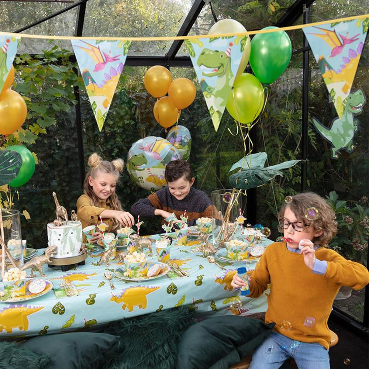 Boland papieren bordjes dino party set a 10 stuks ã˜23cm