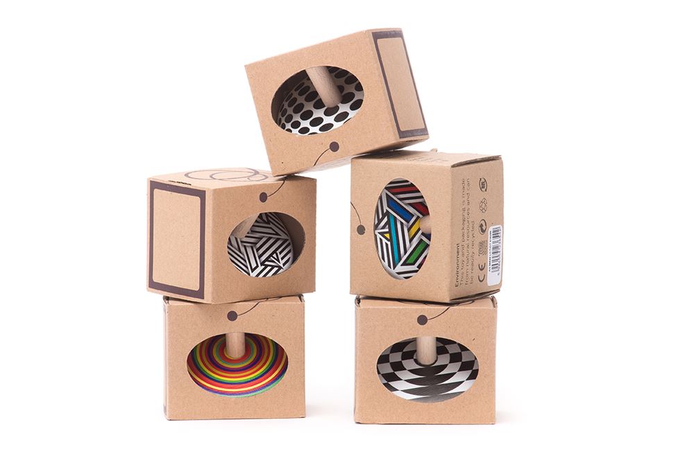 Bajo houten tol met cirkels. 7x7x5,7 cm.