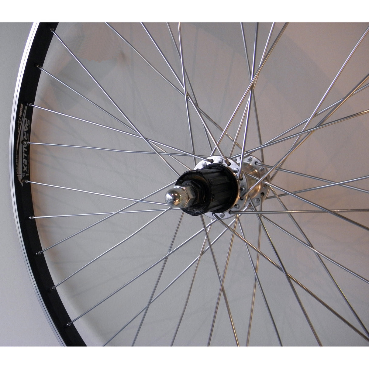 Achterwiel 28-15 8-13 8 622 cass 8v 9v vast alu paralex zwart