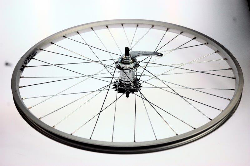 Steel achterwiel 24x1.75 velo remnaaf