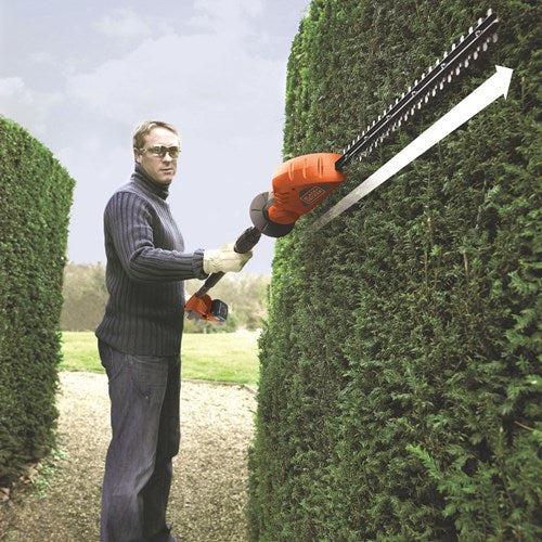Black+decker lichtgewicht lithium heggenschaar op steel. 18v. 2.0ah. autonomie 100m2 - gtc1843l20-qw