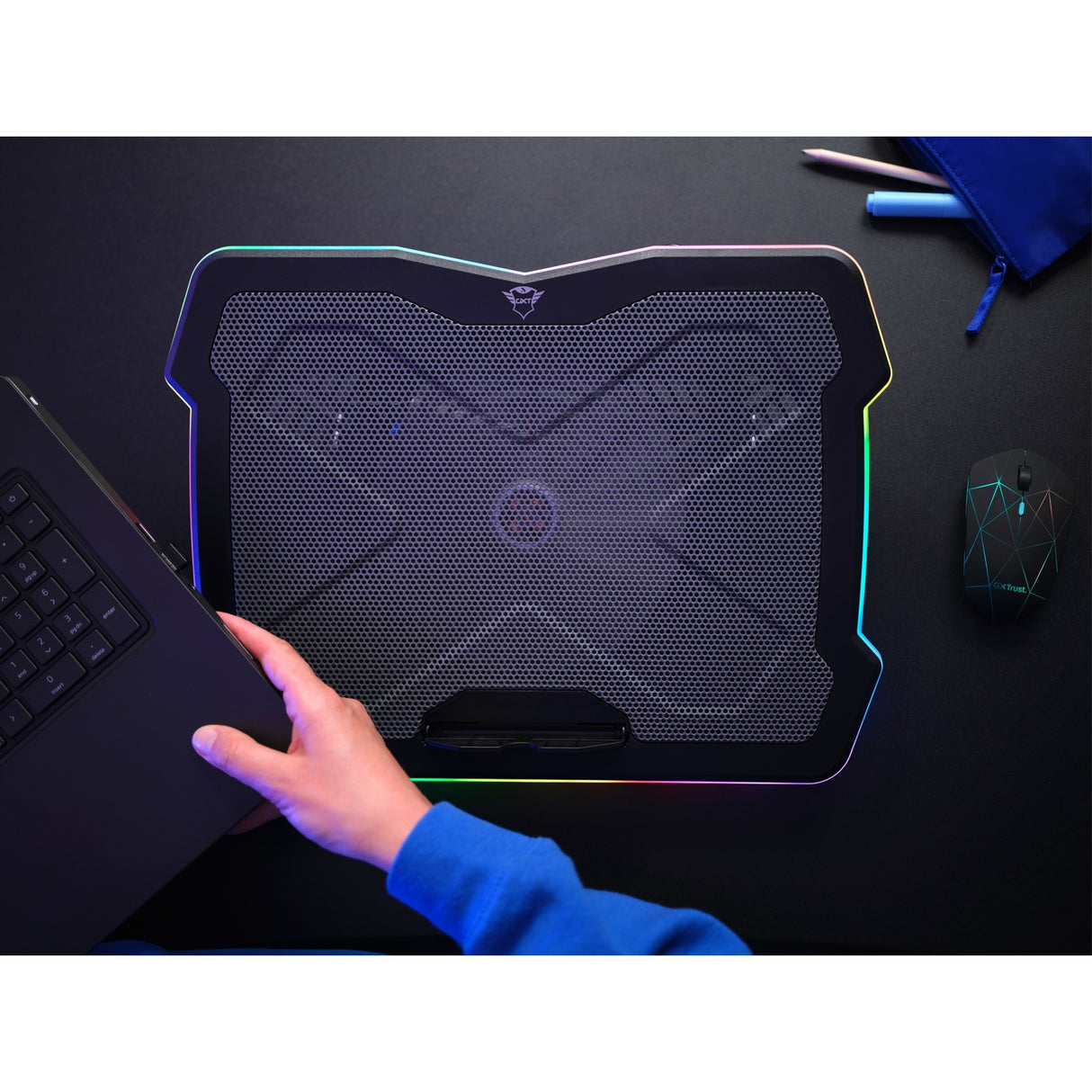 Trust gxt 1126 aura laptopkoeler (zwart, rgb)