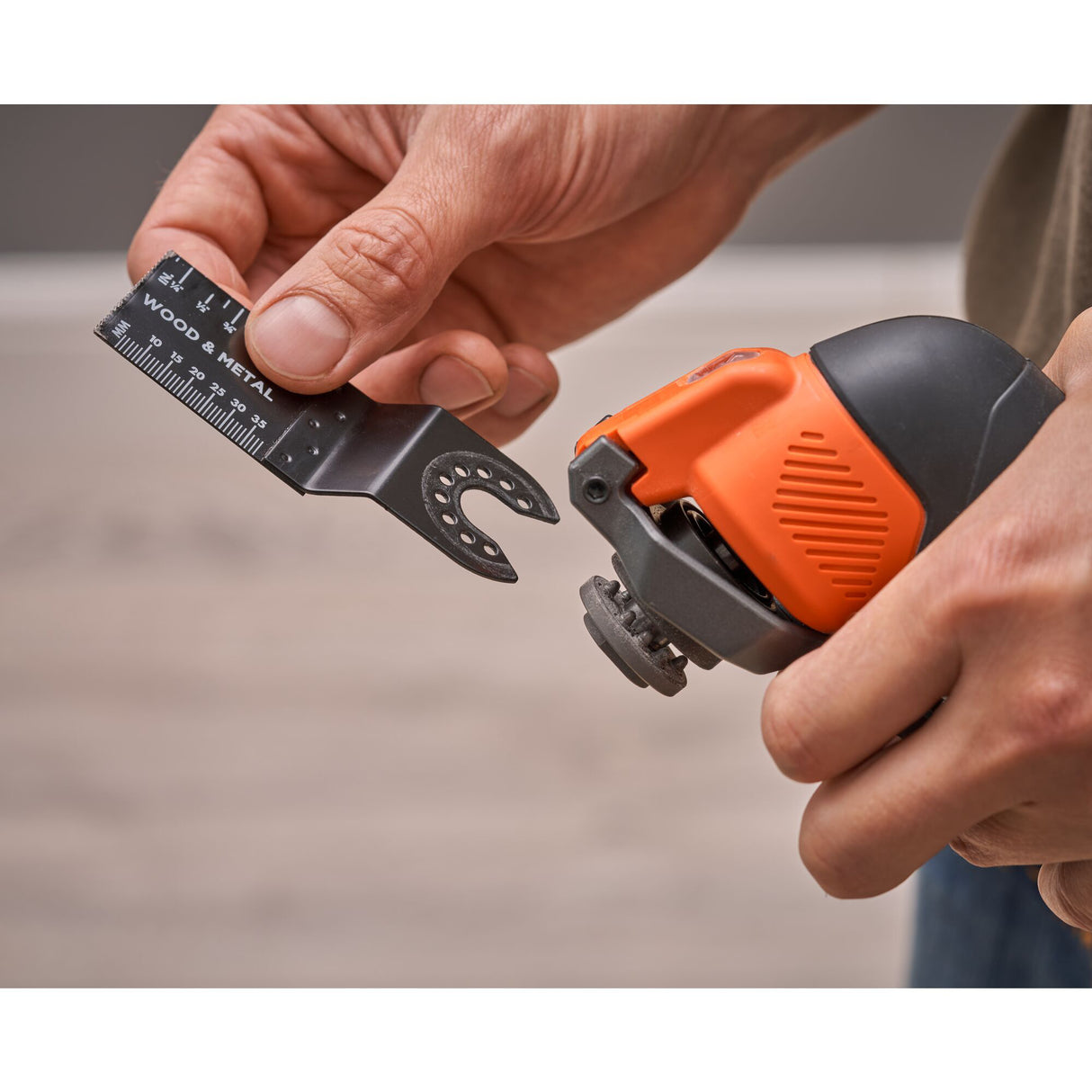 Black+decker 18v schroefklopboormachine + 18v oscillerende multitool bundel (zwart oranje)