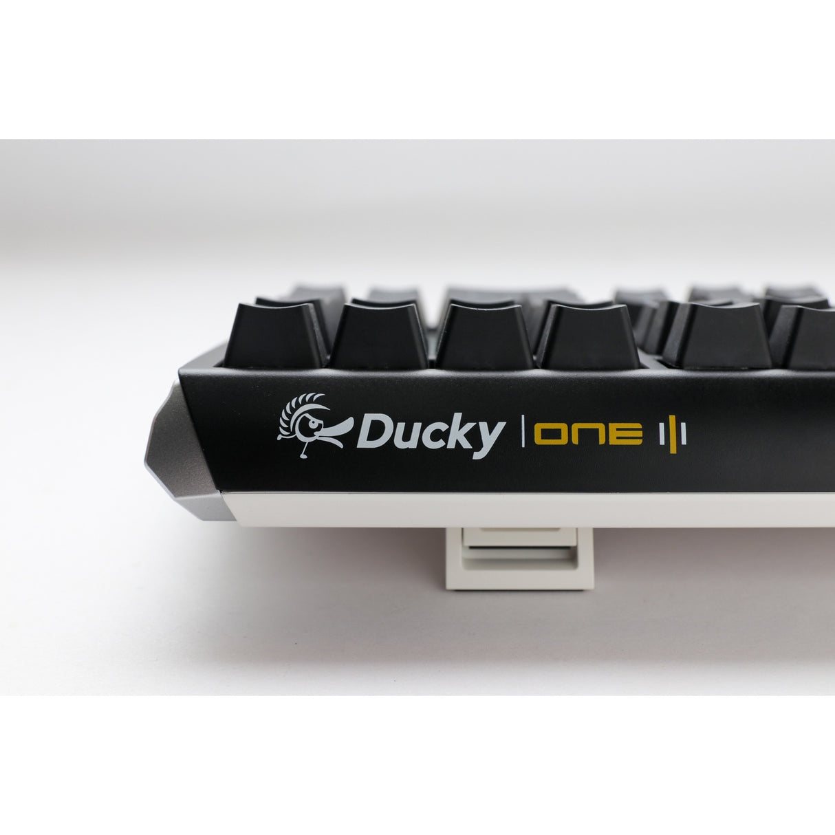 Ducky one 3 classic, toetsenbord (zwart wit, us lay-out, cherry mx blue, rgb led, double-shot pbt, hot-swappable, quack mechanics)