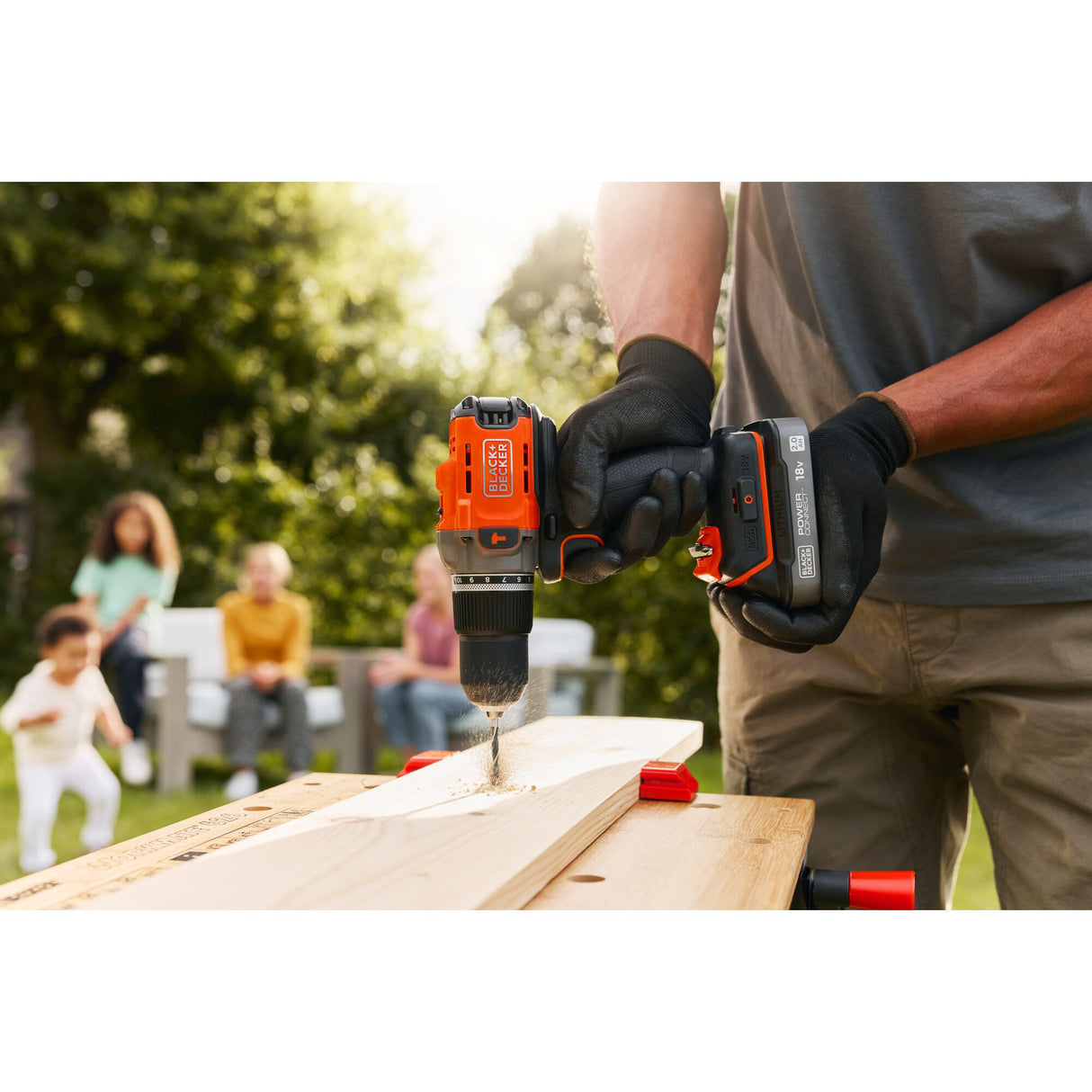 Black+decker 18v schroefklopboormachine + 18v pendeldecoupeerzaag bundel (zwart oranje)