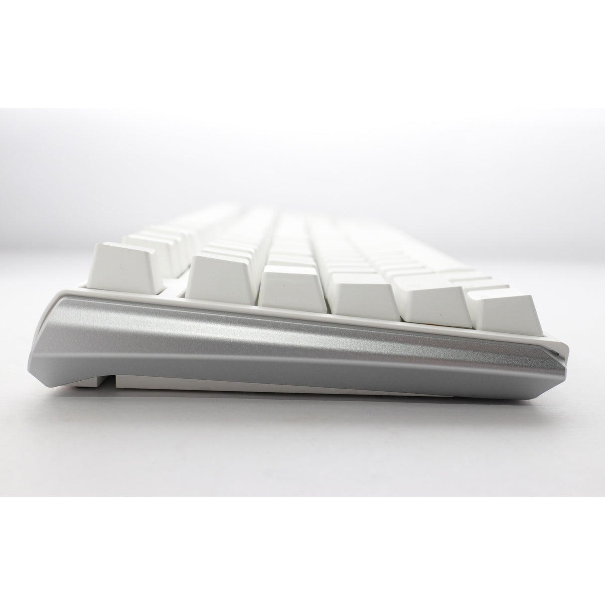 Ducky one 3 classic pure white tkl rgb mechanisch toetsenbord (wit, us lay-out (qwerty), cherry mx speed silver, 80% (tkl), rgb leds, double-shot pbt, hot-swappable, quack mechanics)