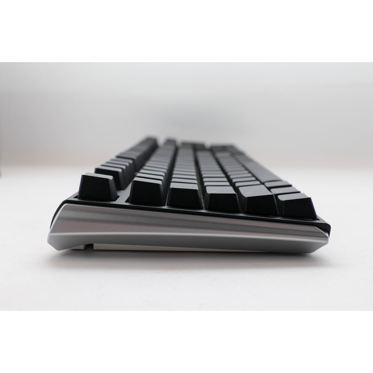 Ducky one 3 classic, toetsenbord (zwart wit, us lay-out, cherry mx blue, rgb led, double-shot pbt, hot-swappable, quack mechanics)
