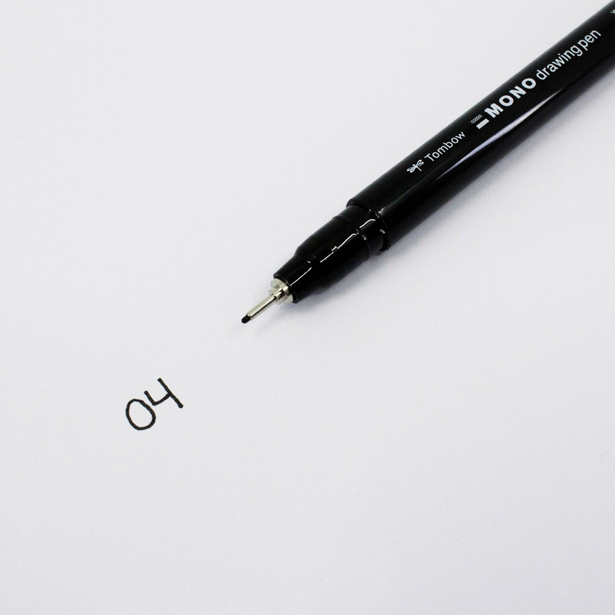 Tombow • fineliner mono drawing pen, line width 04 (approx. 0.40 mm), black