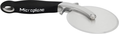 Microplane pizzasnijder pro - zwart- met deegprikker