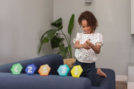 Bs toys schiet 'm! elastiekpistool - hout - coördinatiespel - vanaf 6 jaar - 5 targets