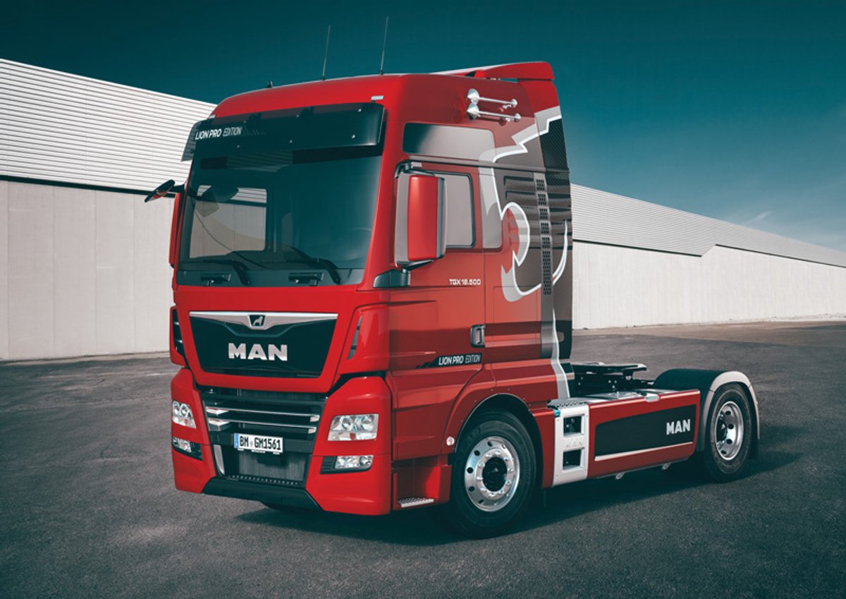 Italeri modelbouwpakket vrachtwagens - 3959 man tgx 18.500 xxl d38 - lion pro edition truck plastic - 1:24 - modelbouw