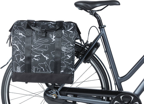 Basil Grand Flower fietsshopper - zwarte waterafstotende tas met laptopvak - 23L