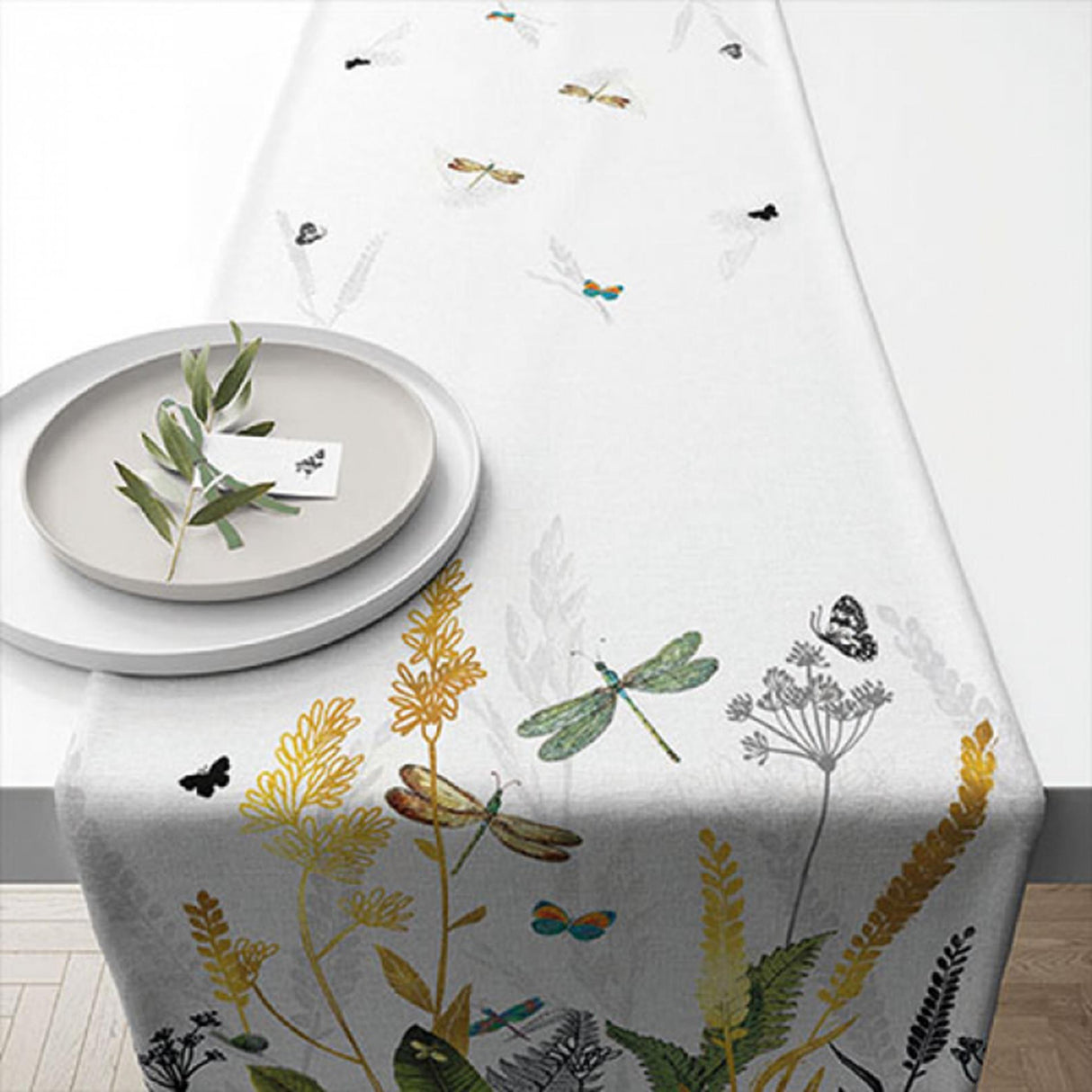 Ambiente tafelloper ornamental flowers wit