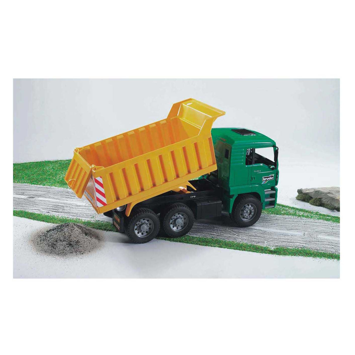 Bruder man tga kiepwagen 1:16