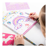 Totum unicorn designer vakantieboek, doeboek stickeren, tekenen en schrijven creatief speelgoed meisjes vanaf 3 jaar - 25 delig - incl. stickers en sjablonen knutselen cadeau tip