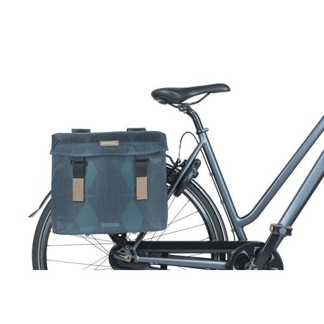 Basil Elegance dubbele fietstas, blauw, gerecycled PET, gevoerd, waterkerende sluiting, Universal Bridge, 40-49L