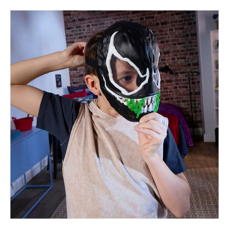 Hasbro spiderman venom versus feature masker