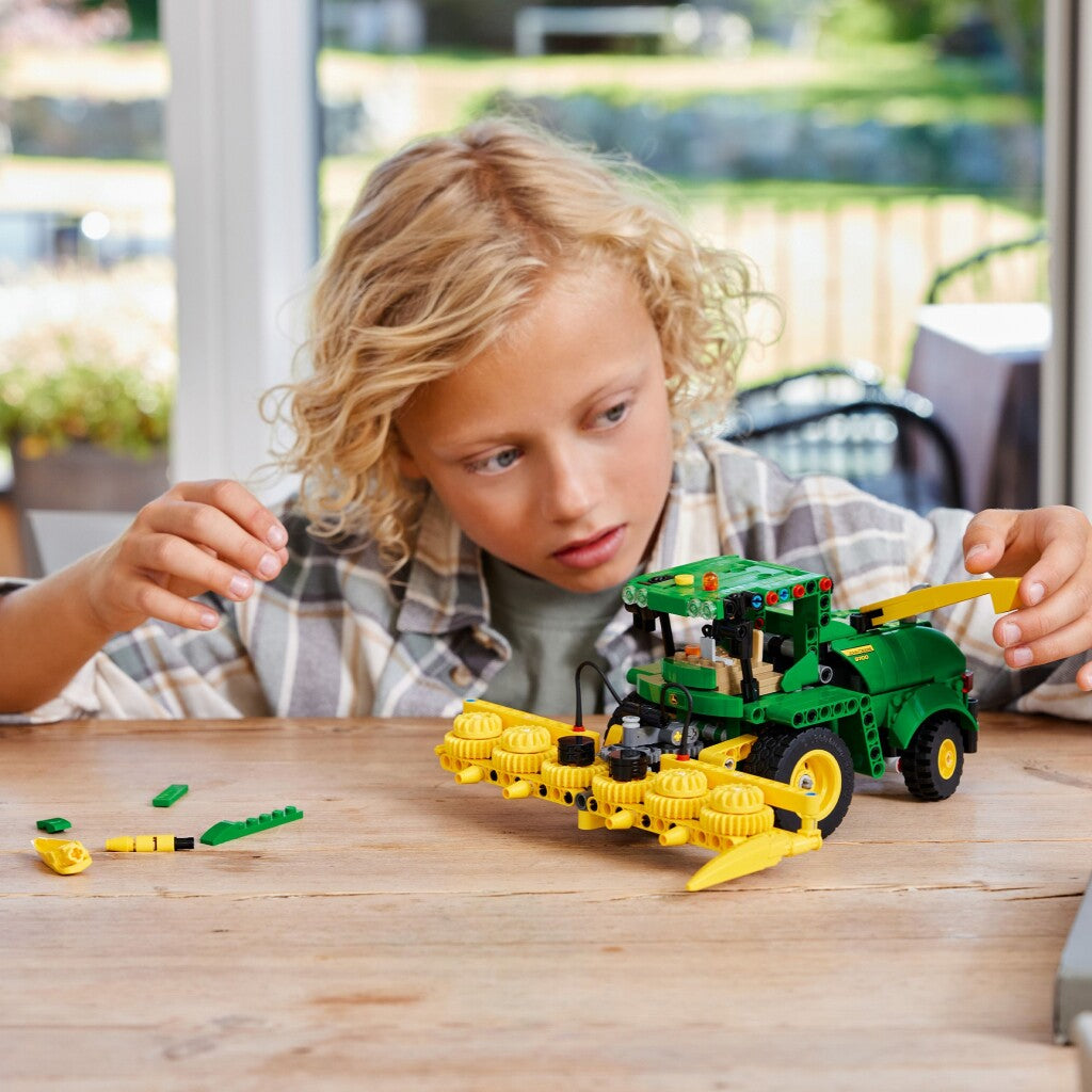 Lego LEGO Technic 42168 John Deere 9700 Forage Harvester