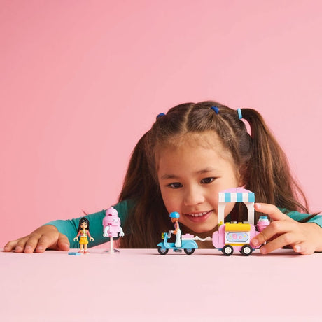 Lego friends 42643 suikerspinkraam en scooter