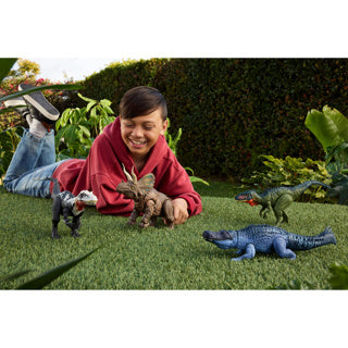 Jurassic world movie gigantic action chilantainsau