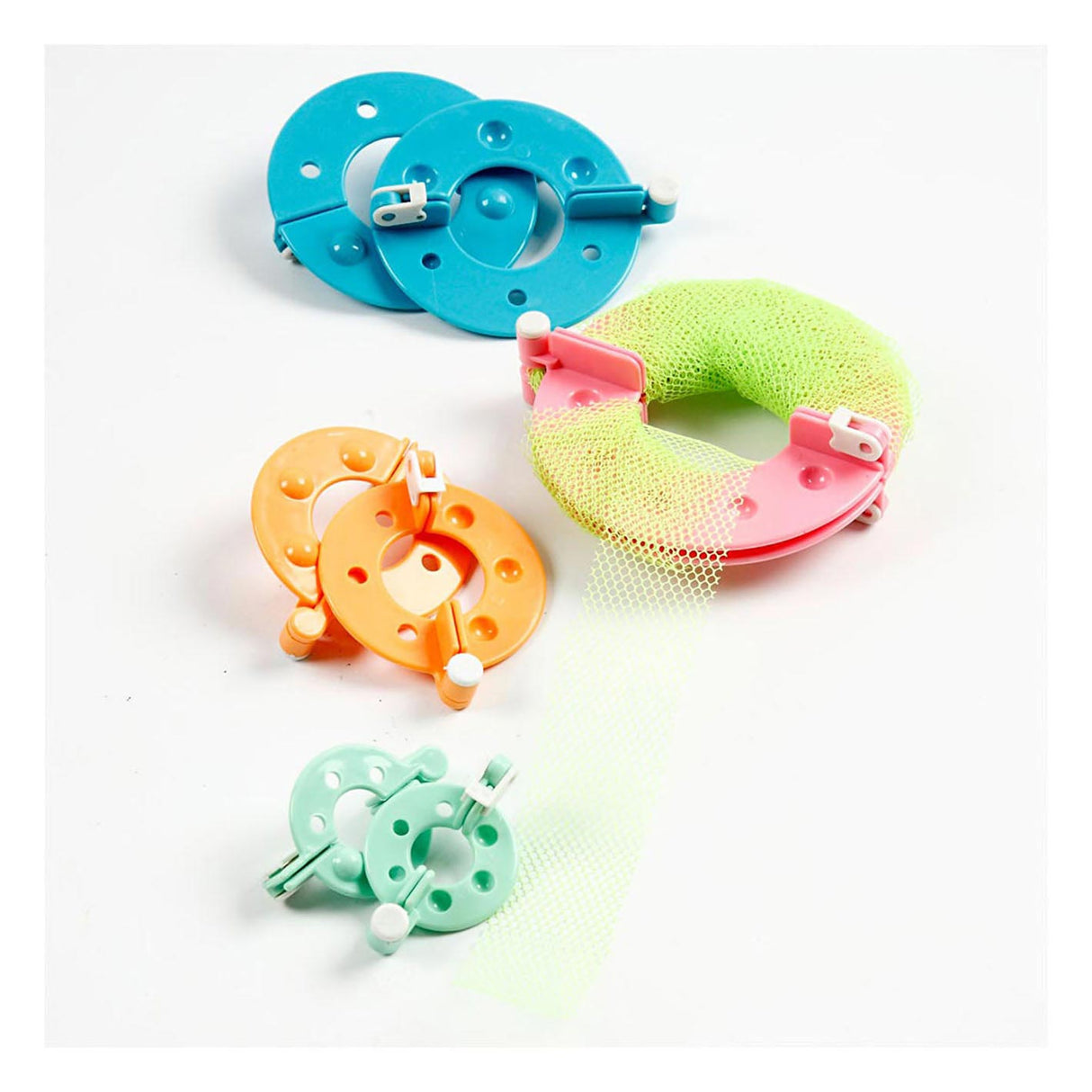 Creativ company http: www.cchobby.nl pom-pom-maker-d-3-5-5-5-7-9-cm-4-stuk-1-set