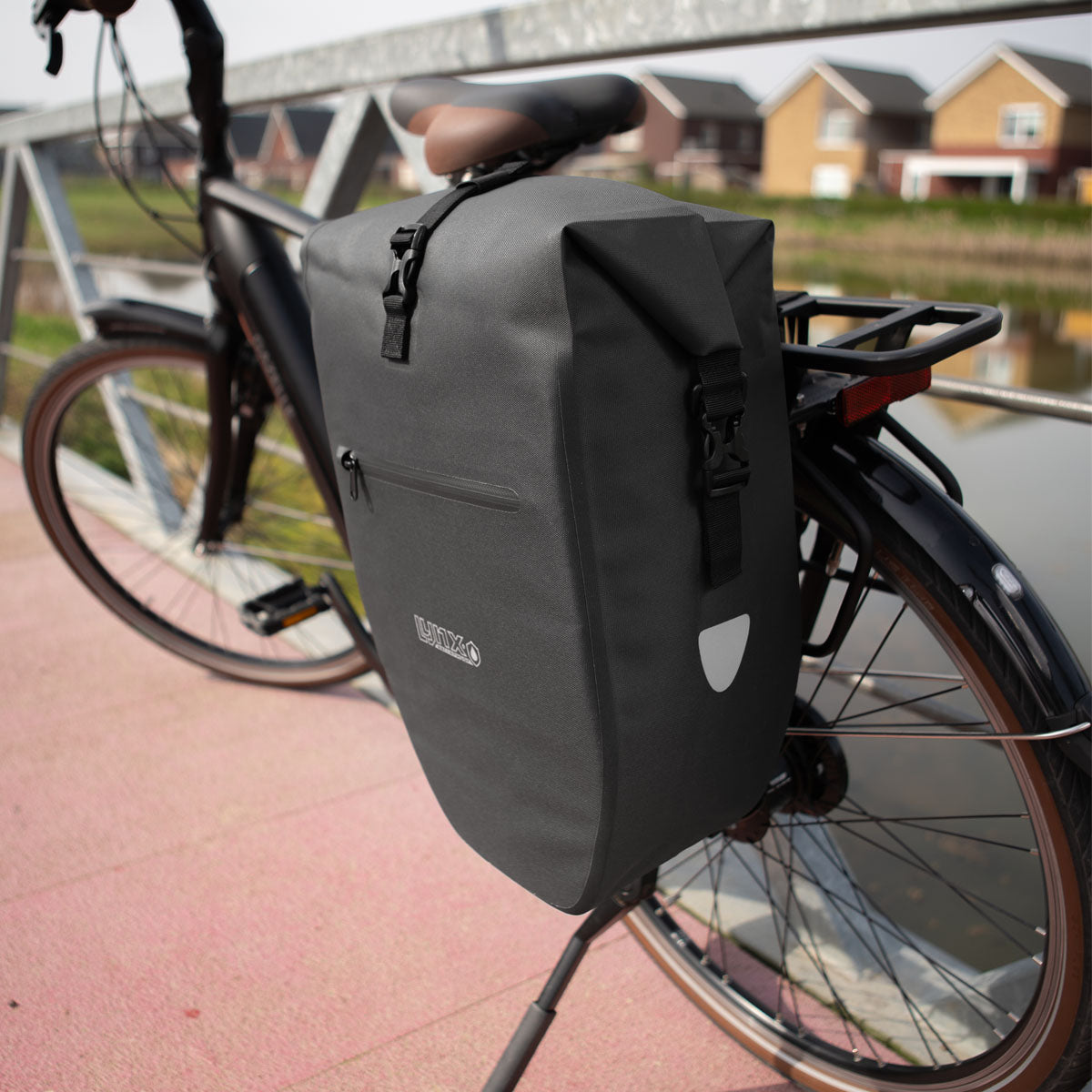 Lynx Fietstas enkel tpu 28l zwart waterdicht e-bike hayes