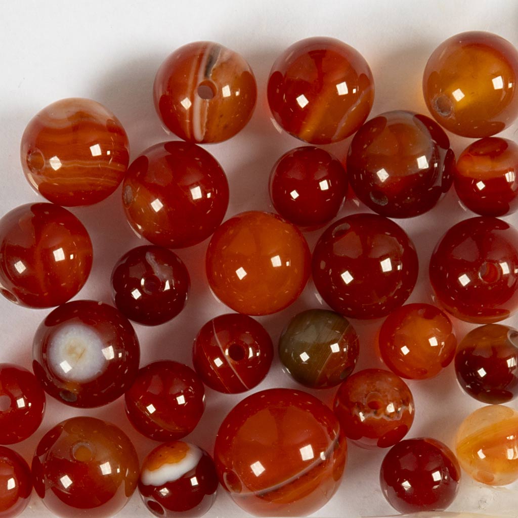 Https: www.cchobby.nl kralen-van-agaat-d-6-8-10-mm-gatgrootte-0-9-1-mm-burnt-orange-rood-28-stuk-1-doos
