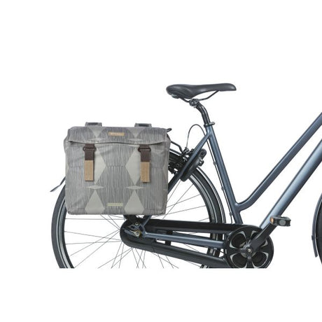 Basil Elegance dubbele fietstas, chateau taupe, gerecycled PET, Universal Bridge, 40-49L
