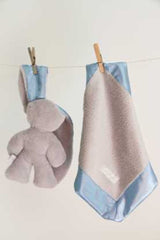 Snuggle bunny grijs met blauwe oren. 26