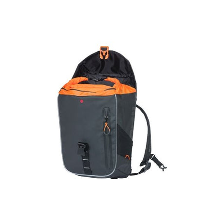 Basil Miles Tarpaulin fietsrugzak Nordlicht - Waterdichte zwarte rugzak voor fietsers - 17L - Unisex - Sportief - Zwart