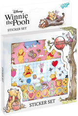 Totum winnie de poeh sticker set - 3 vellen stickers en speelachtergrond - creatief speelgoed junior jongens en meisjes vanaf 3 jaar