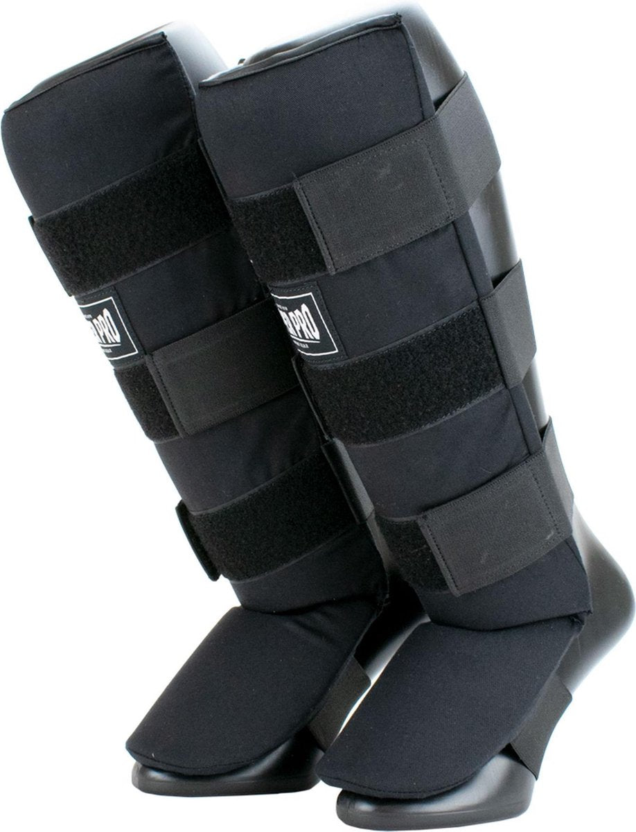Super pro combat gear scheenbeschermer savior zwart wit medium