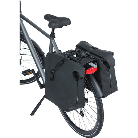 Basil dubbele fietstas soho nordlicht mik 41 liter - zwart