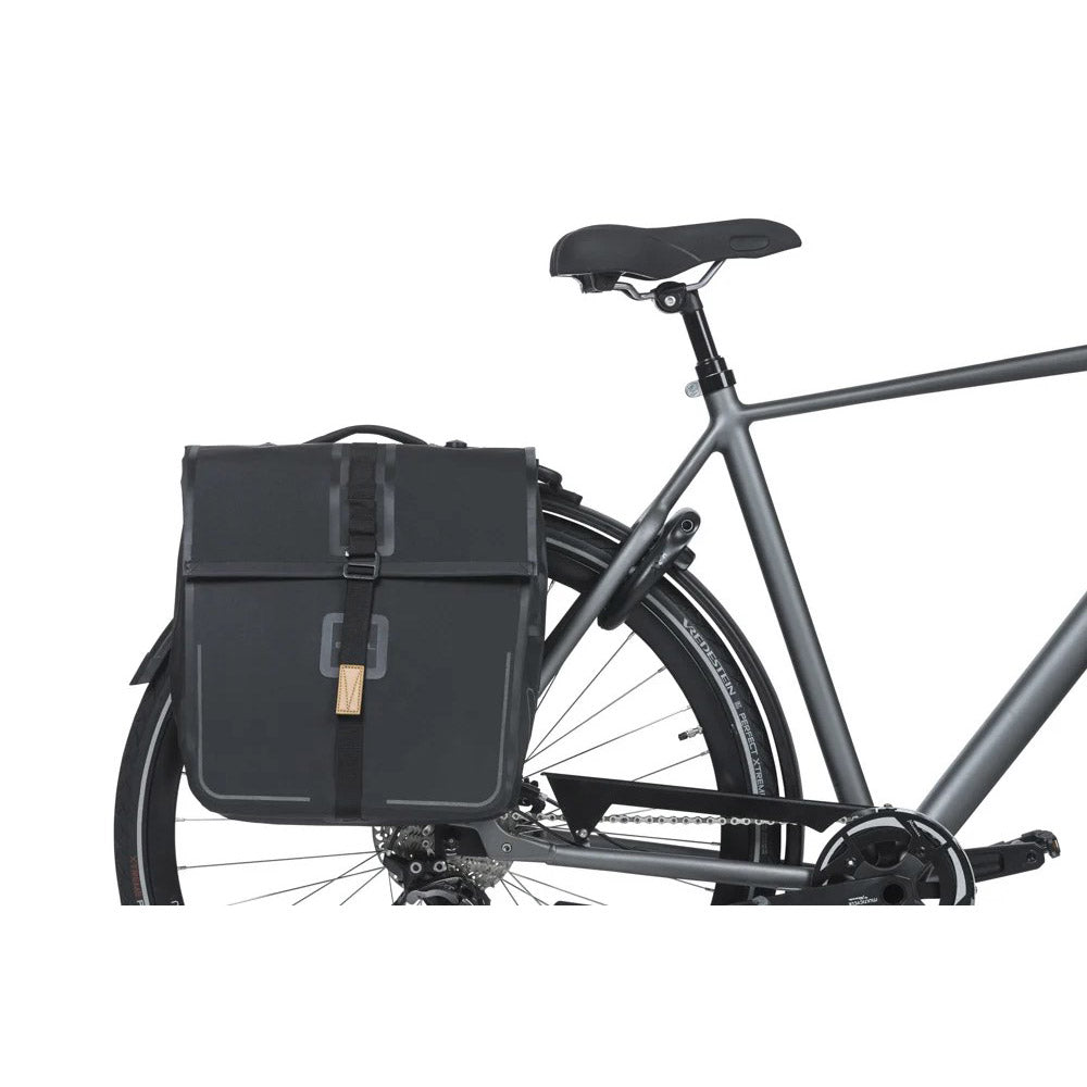 Basil tas urban dry mik 2.0 dubbel matzwart | 50l