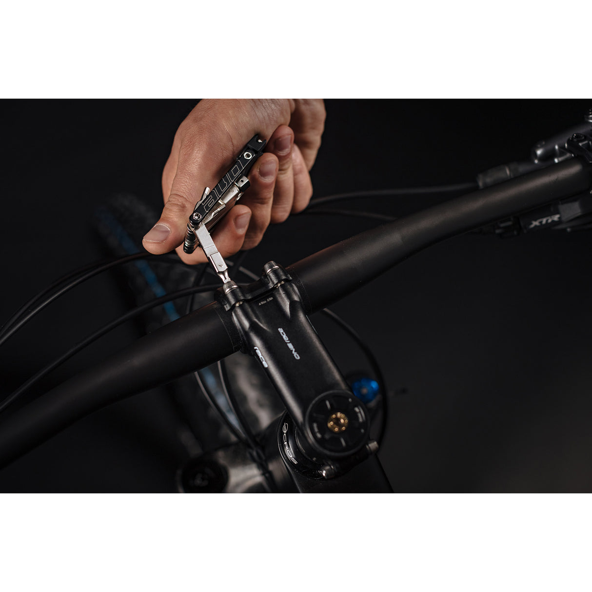ONE One multi tool 16 unisize black