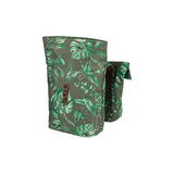Basil Ever-Green dubbele fietstas, gerecycled PET, waterkerende vouwsluiting, vegan leather, 28-32L, thyme groen