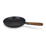 Beka mandala pan non-stick - ø 24 cm – unieke patroon - 100% pfas-vrije antiaanbaklaag - geschikt voor inductie bbq - 100% gerecycled geperst ijzer – keramische antikleef -houten steel met ophanggat