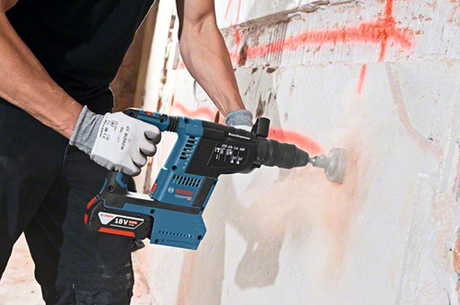 Bosch blauw 3-delige comboset gsr 18v-65 accuboormachine, gbh 18v-26 boorhamer, gws 18v-11 haakse slijper, 2x gba 18v 5,0ah-5,5ah - 0615a500aj