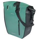 Basil enkele fietstas rivo l tarppaulin mik 25-31l 14 x 28 x 43 cm - groen zwart