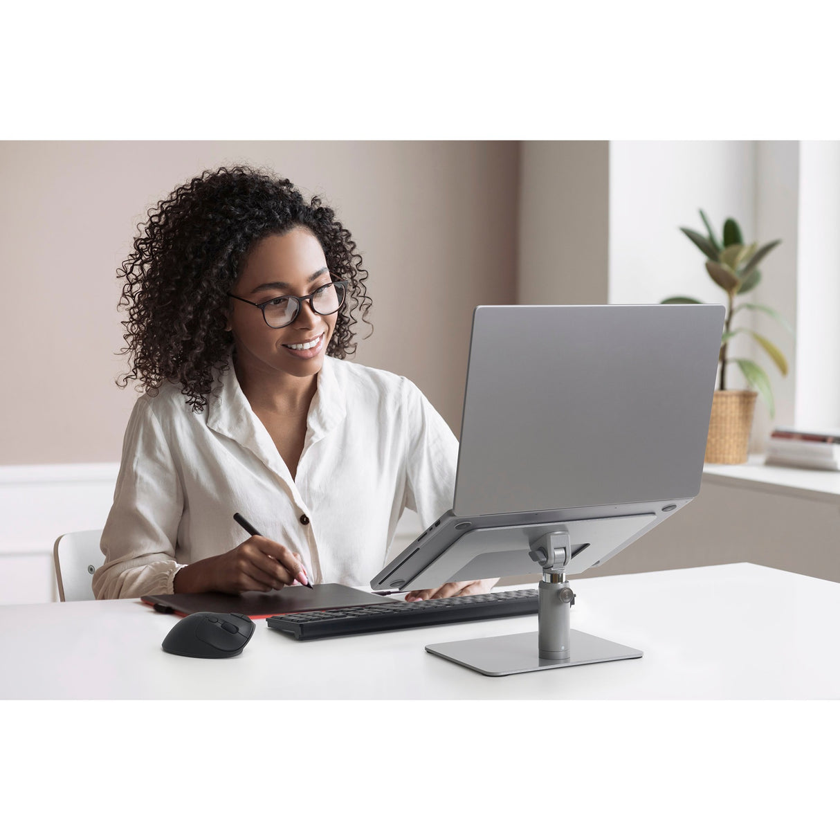 Kensington universele laptopstandaard voor tafel (zilver)