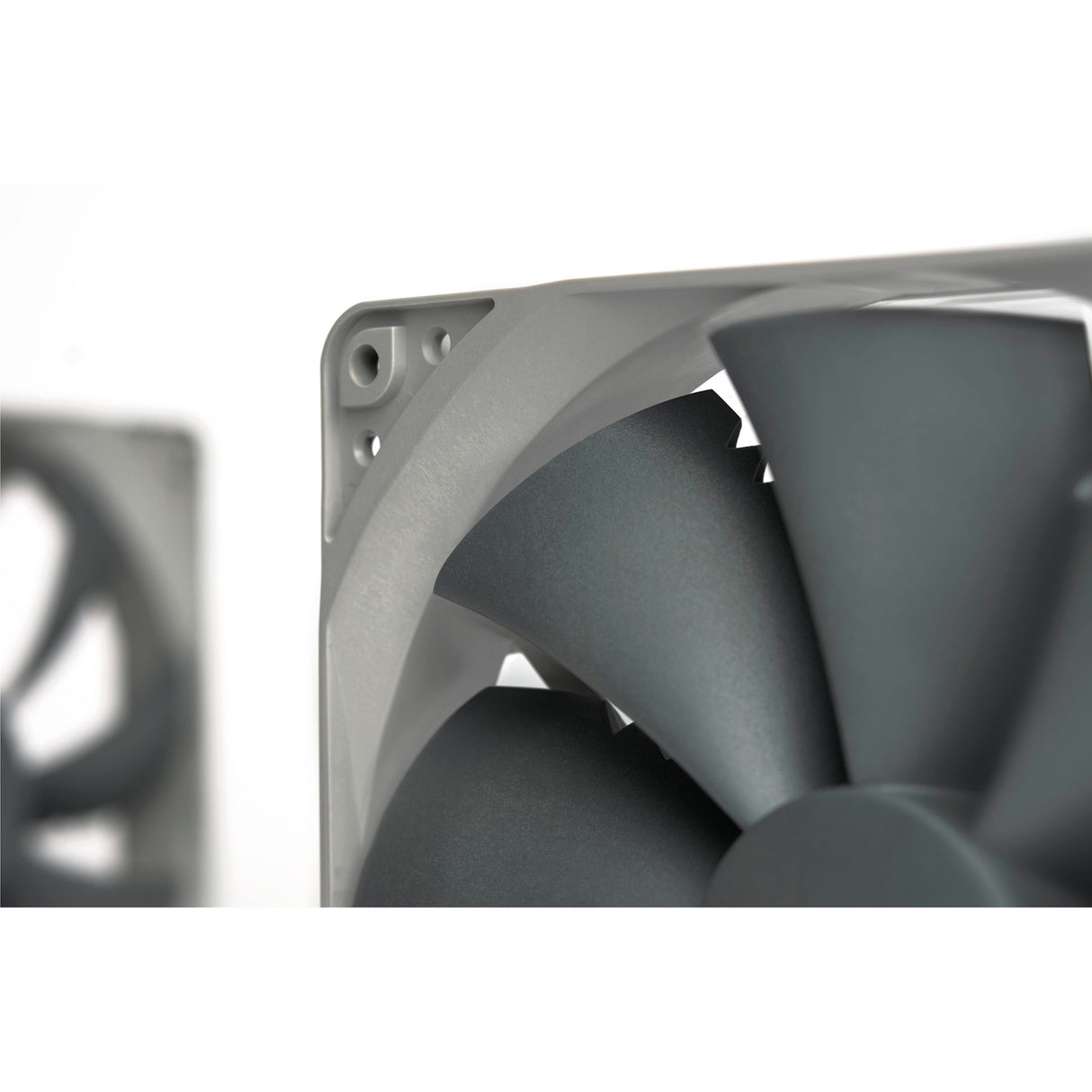 Noctua nf-p14s redux-1500 pwm case fan (140 x 140 x 25 mm)