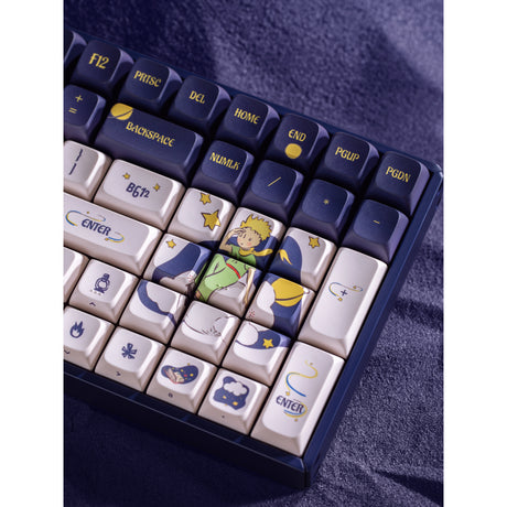 Iqunix f97 starry tryst rgb mechanisch gaming toetsenbord (donkerblauw, us lay-out (qwerty), gateron red, 96%, rgb leds, hot-swappable, pbt, 2.4ghz | bluetooth 5.1 | usb-c)