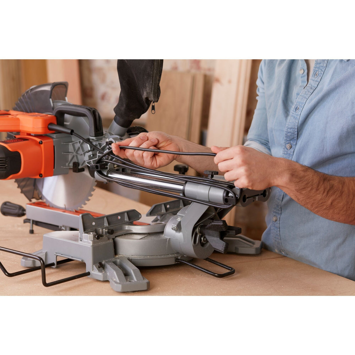 Black+decker 1600w 216mm afkort- en verstekzaag - bes700-qs