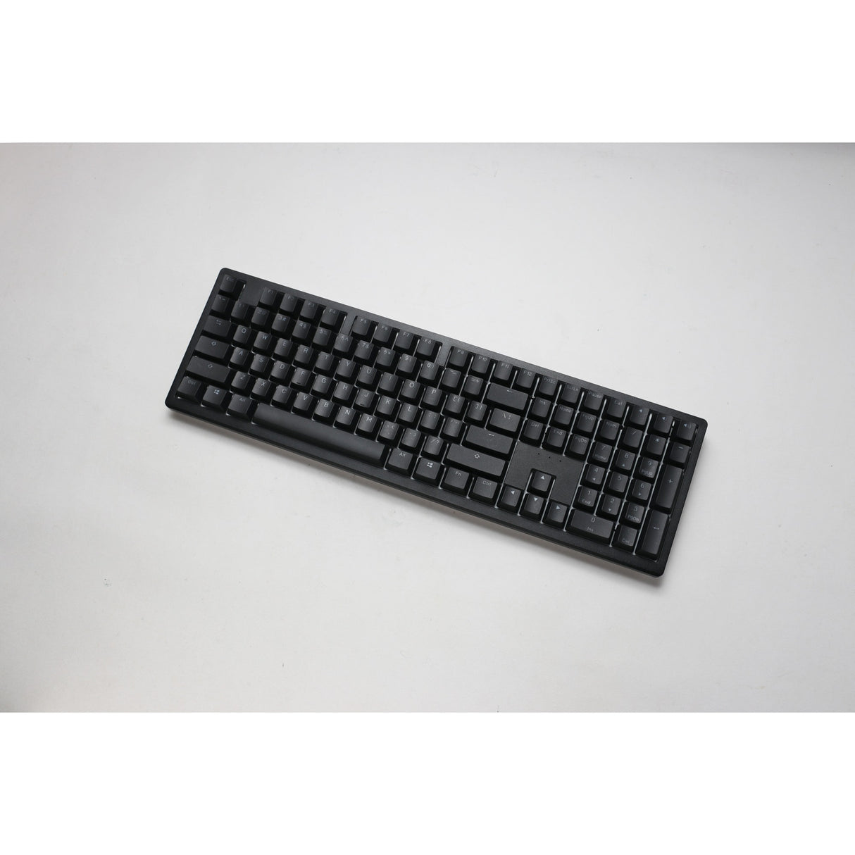 Ducky zero 6108 classic black rgb mechanisch gaming toetsenbord (zwart, us lay-out (qwerty), cherry mx2a blue, 100%, rgb leds, double-shot pbt, hot swap, 2.4ghz | bluetooth | usb-c)